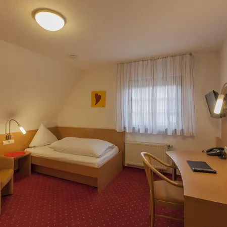 Loewen & Restaurant 3* Wendlingen am Neckar