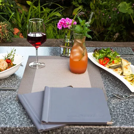 Loewen & Restaurant 3*