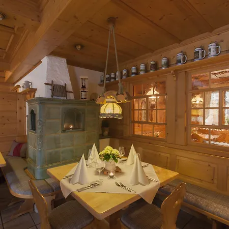 Loewen & Restaurant Szálloda Wendlingen am Neckar