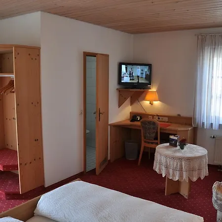 Loewen & Restaurant 3*